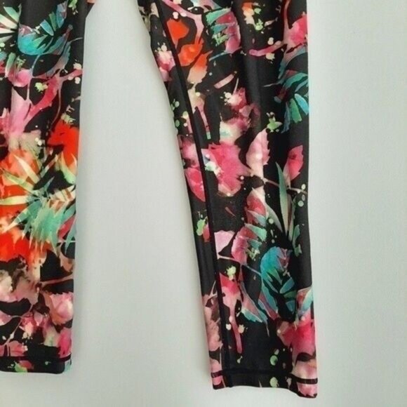 NANETTE LEPORE Splash Palm Smoothie Capri Gym / Workout Leggings Sz M Flawed - Picture 4 of 11